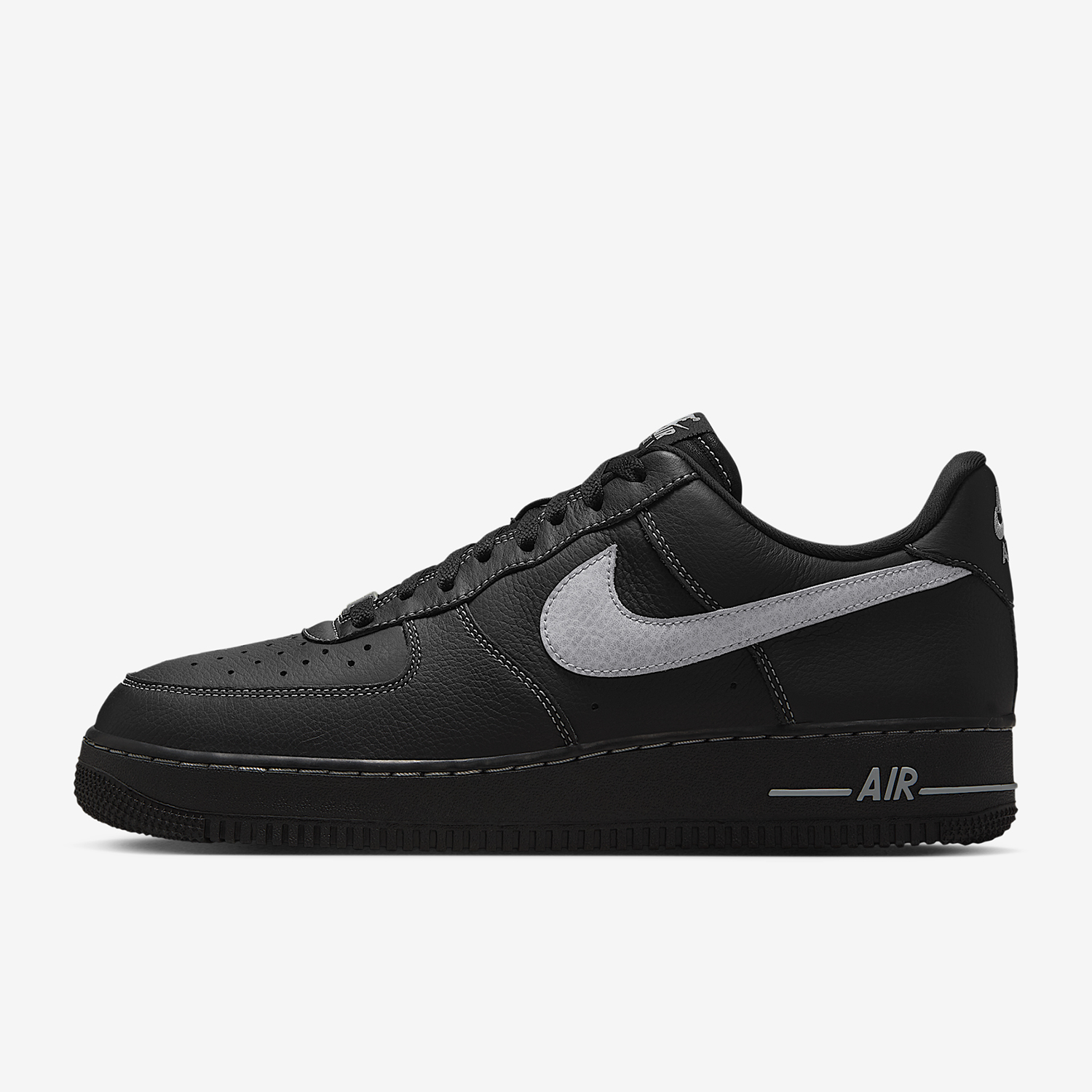 Nike Authentic AIR FORCE 1 07  - Men'S Shoes Nike Air Force avis et prix